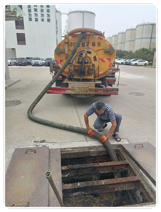 上甘岭隔油池清掏